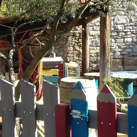 Un Nid Entre Vignes Et Pierres 
