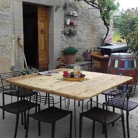 Un Nid Entre Vignes Et Pierres 