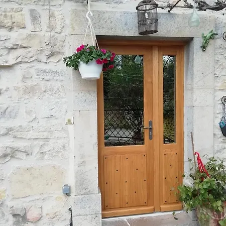 Bed & Breakfast Un Nid Entre Vignes Et Pierres 